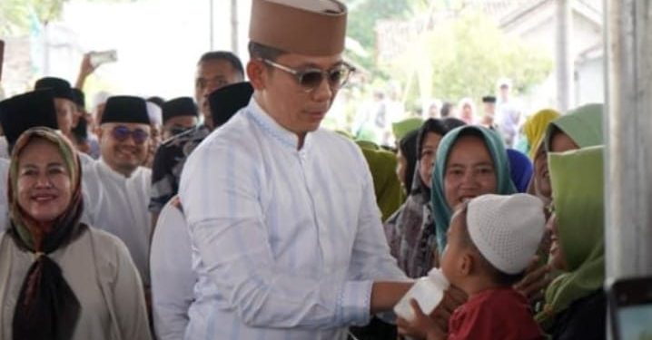 Bupati Egi Hadiri Pengajian Jumat Kliwon, Janjikan Perbaikan Jalan Desa Batu Agung pada 2026