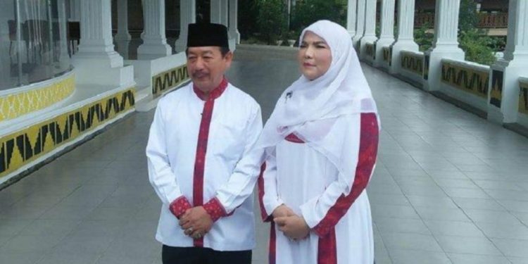 Lubang Jalan Mengintai, Warga Minta Bunda Eva Turun Langsung ke Lapangan