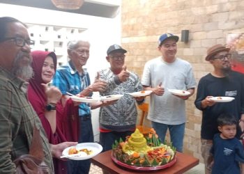 Dari Kandinsky hingga AI, Abstrak Tetap Berakar pada Kepekaan Manusia