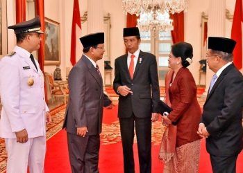 Publik Menanti Langkah Prabowo di Tengah Tekanan Ekonomi dan Demokrasi Indonesia