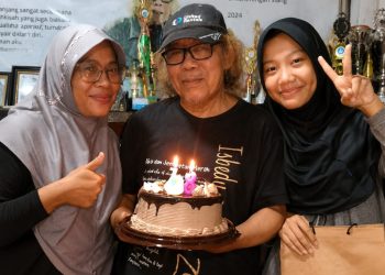 Isbedy 68 Tahun, Refleksi Hidup Lewat Dua Puisi Baru