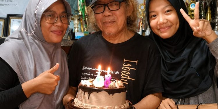 Isbedy 68 Tahun, Refleksi Hidup Lewat Dua Puisi Baru