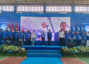 Putri Zulhas Beri Penghargaan Umrah Gratis kepada Relawan Peraih Suara Terbesar di Tanggamus