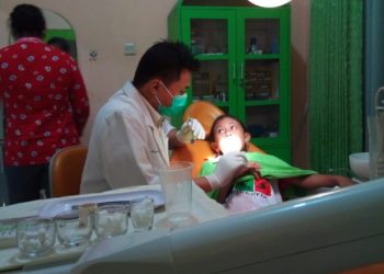 Prinsip Kedokteran Gigi Modern: Pertahankan Gigi Asli Selama Masih Memungkinkan