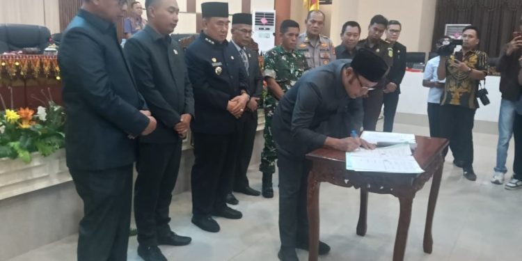 Paripurna DPRD Tanggamus: Tiga Ranperda Disetujui, Perubahan Propemperda 2026 Ikut Disahkan